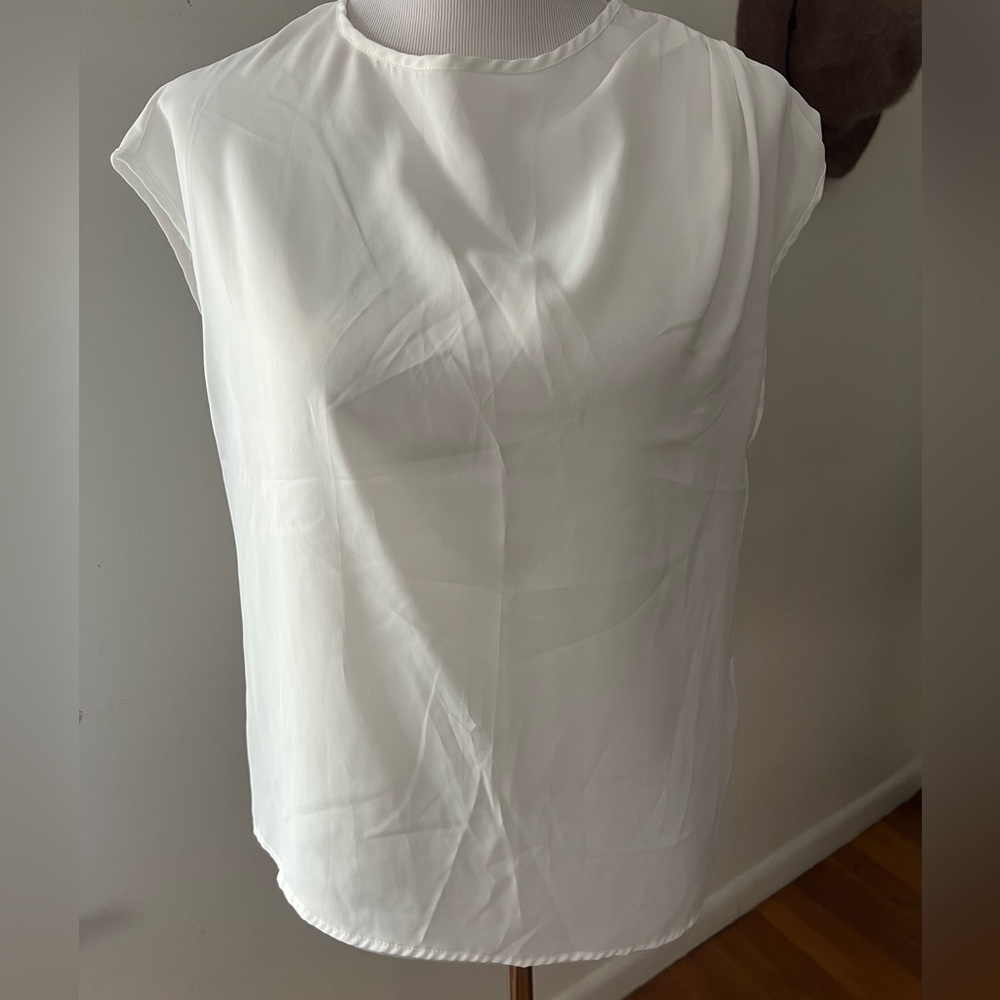 Women’s size small white top SHEIN -like new